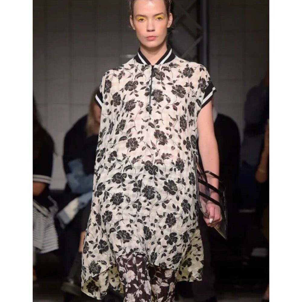 Floral Black and White Tunic Top